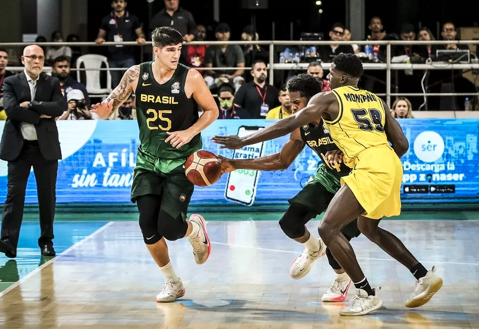 Basquetebol movimenta a Arena Jaraguá