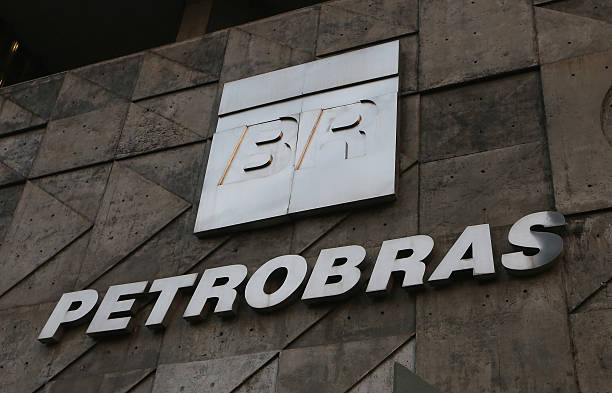 <strong>Petrobras aprova distribuição de um total de R$ 43,7 bilhões em dividendos a acionistas</strong>