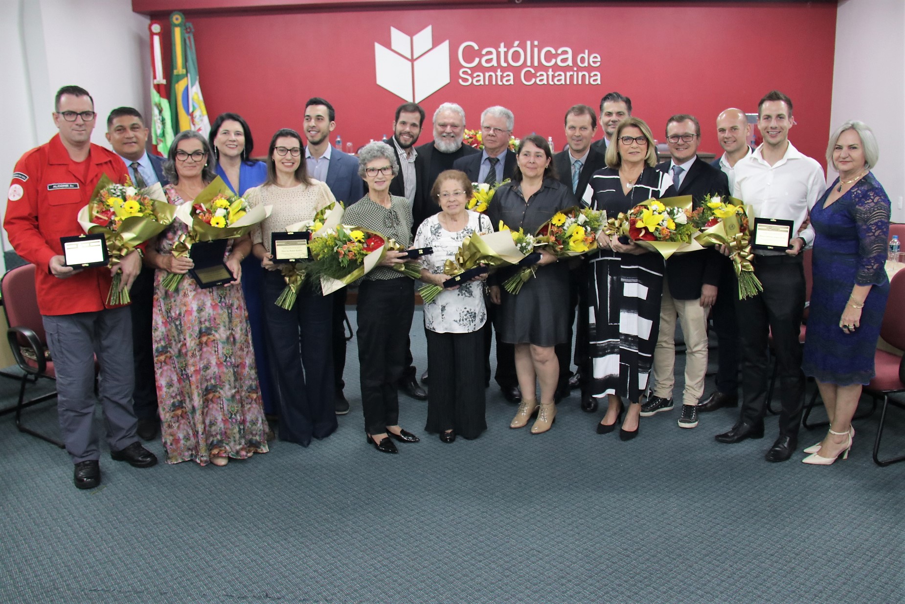 <strong>Voluntários jaraguaenses são homenageados no Legislativo</strong>