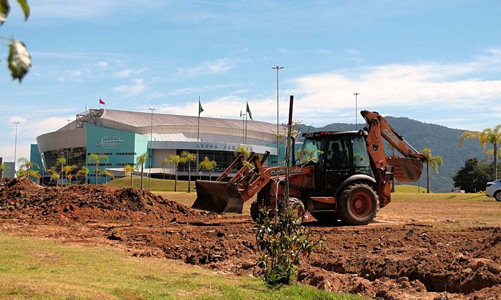 <strong>Nova etapa de obras de drenagem inicia no Parque Arena</strong>