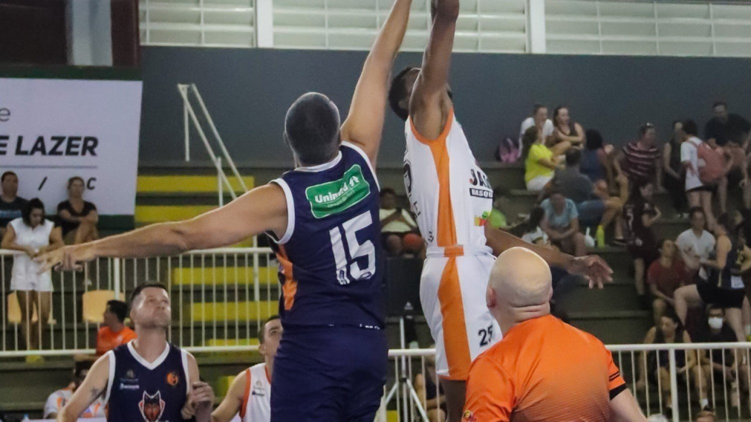 <strong>Arthur Müller recebe evento de basquetebol</strong>