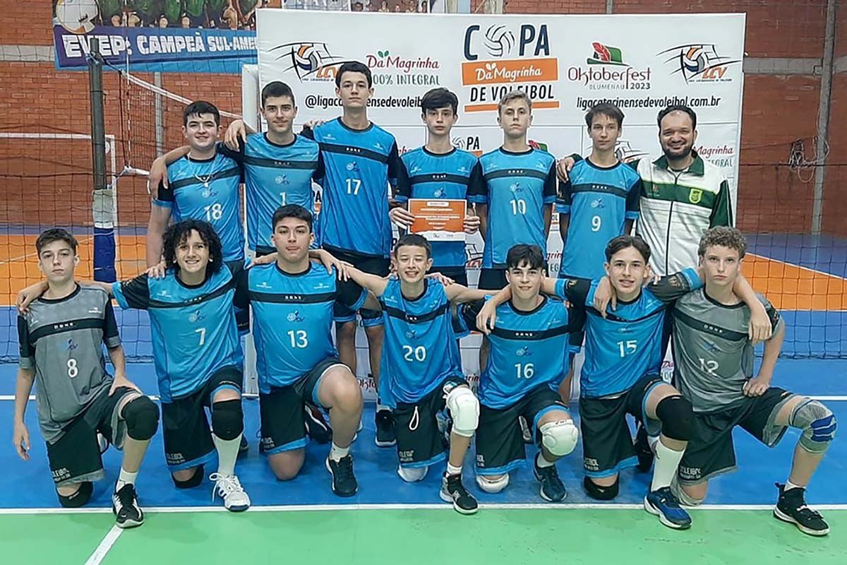 Time de vôlei é campeão da 1ª etapa de torneio da Liga