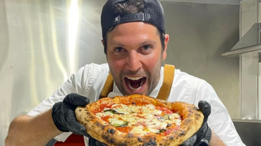 Gustavo Leão se acidenta em food truck nos EUA