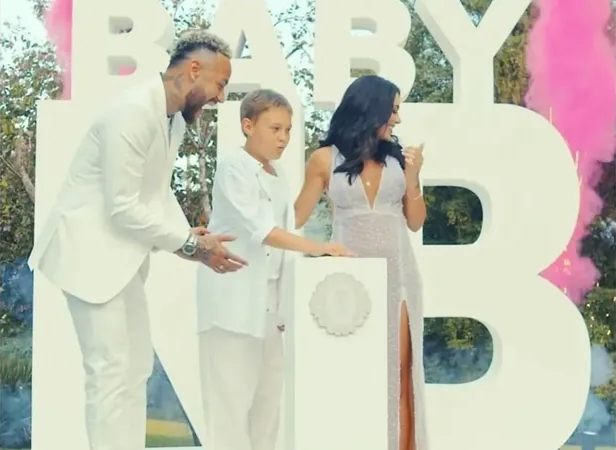  Neymar e Biancardi anunciam sexo de bebê