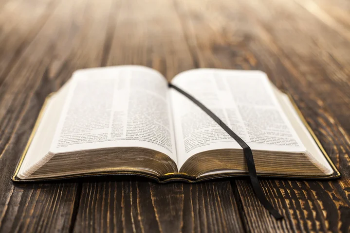 As escolas americanas que proibiram a Bíblia por ser 'vulgar e violenta'