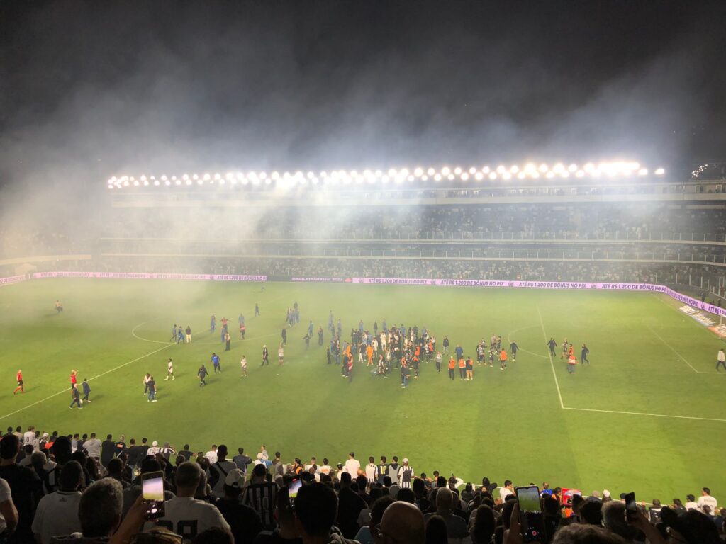 STJD pune Santos com um mês sem torcida em jogos como mandante ou visitante no Brasileiro