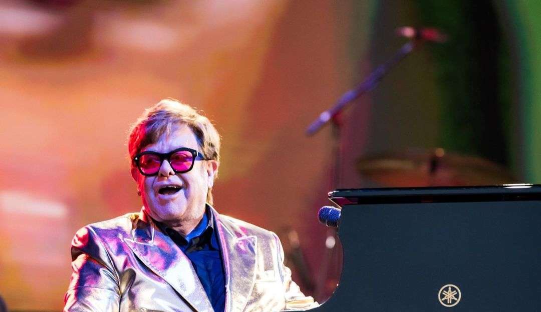 Elton John emociona os fãs no Festival Glastonbury