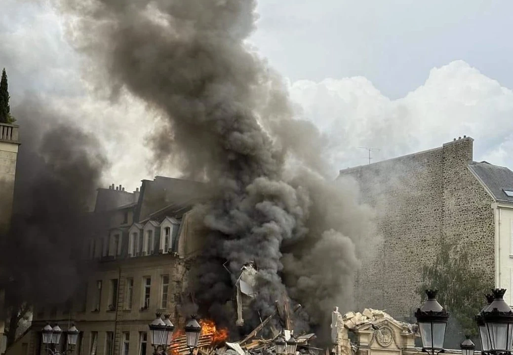 Explosão de gás em Paris, na França, deixa 16 feridos