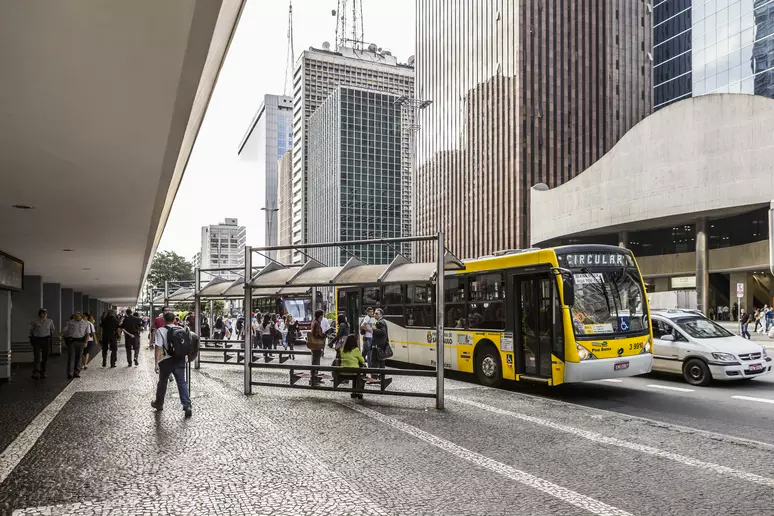 Quadrilha invade shopping na Avenida Paulista e rouba eletrônicos de 28 boxes