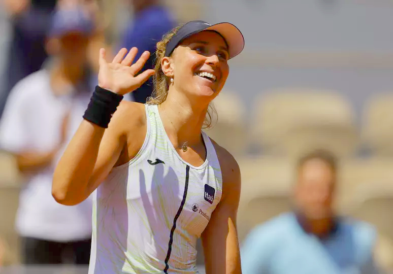 Bia Haddad Maia faz história, vence tunisiana e está na semifinal de Roland Garros