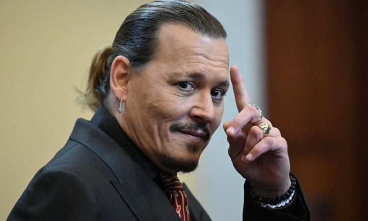 Johnny Depp doa US$ 1 milhão para cinco ONGs