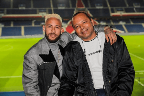 Pai de Neymar recebe voz de prisão após interdição de obra em mansão