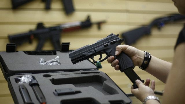 Mais rigidez no controle de armas no país