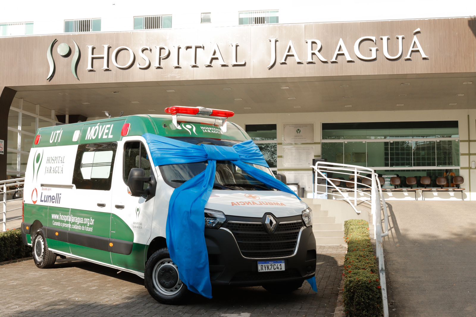 Lunelli faz doação de ambulância para auxiliar no suporte avançado do Hospital Jaraguá