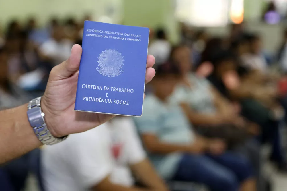 Brasil tem desemprego de 8,0% no tri até junho, diz IBGE