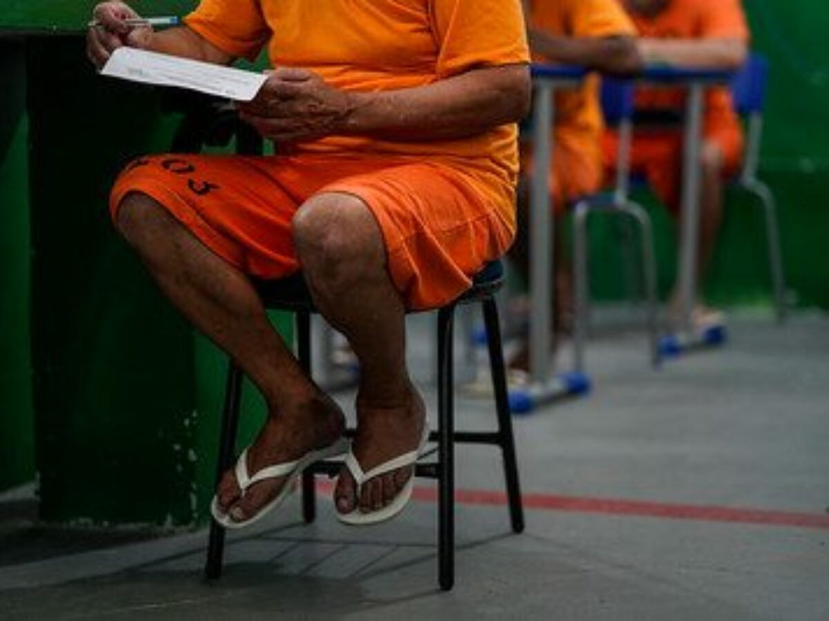 Por “risco de perda de vidas”, Justiça determina transferência de presos em SC