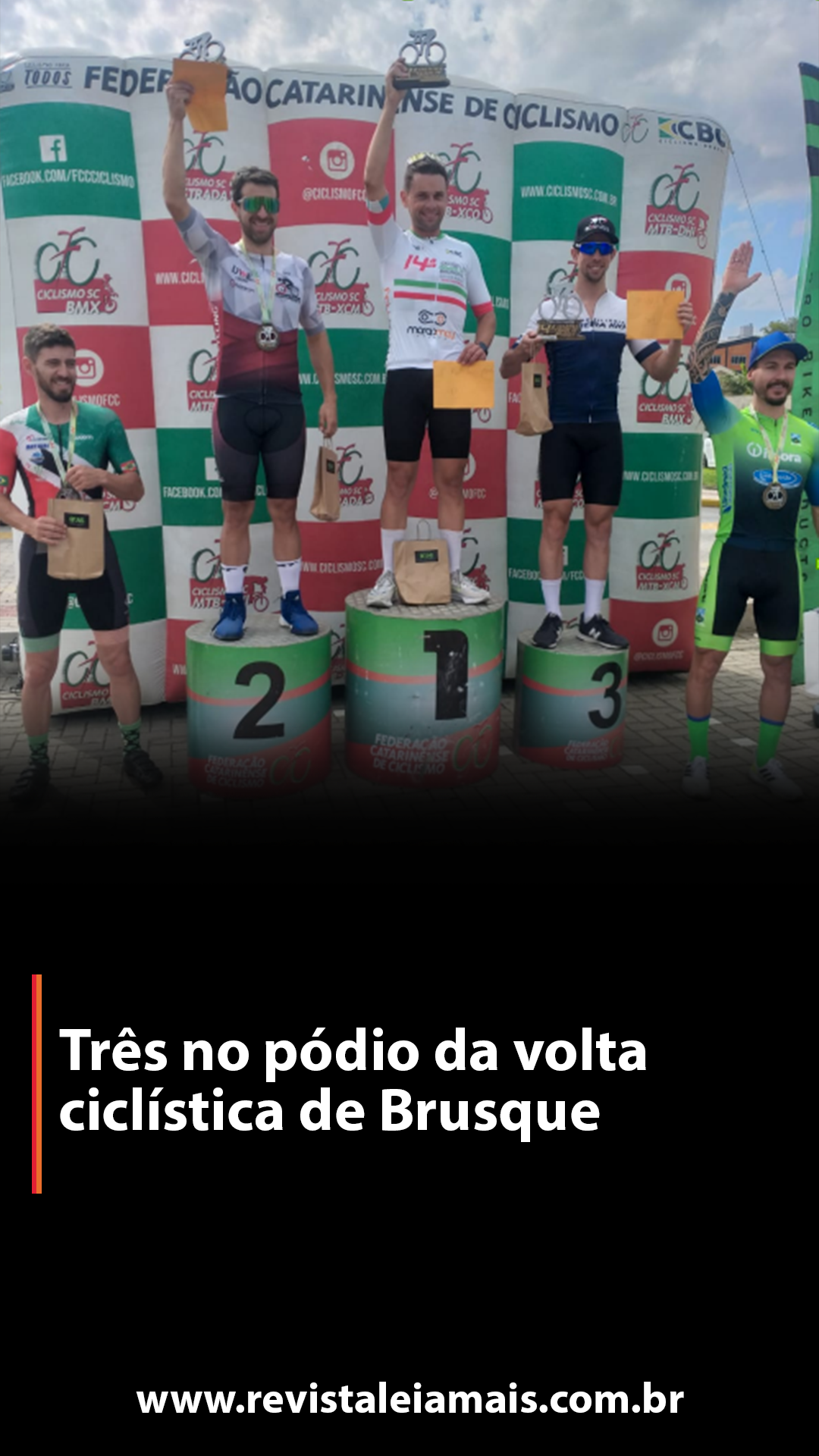 Três no pódio da volta ciclística de Brusque